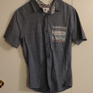 On the Byas Dark Gray Short Sleeve Shirt with Patterned Pocket